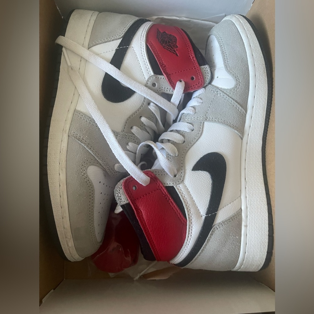 Air Jordan 1’s size 5.5 big kids